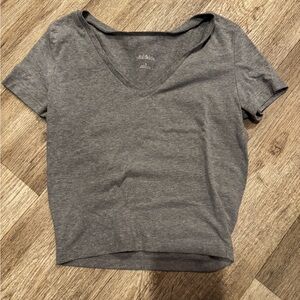 Wild Fable Charcoal V-Neck Short Sleeve Tee